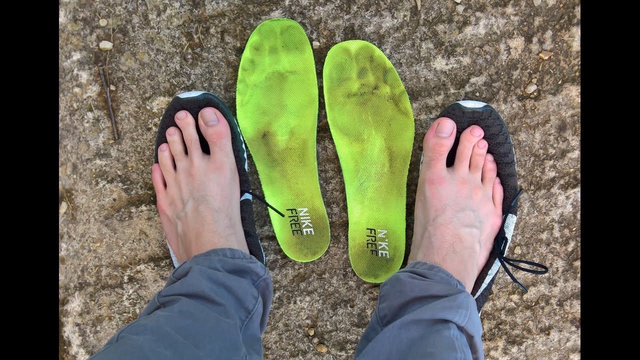 His sockless play with Nike Free Flyknit