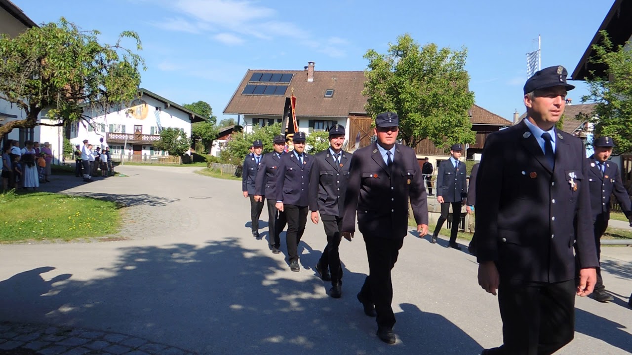 125 Jahre FFW Bichl - Festzug zum Dorfplatz