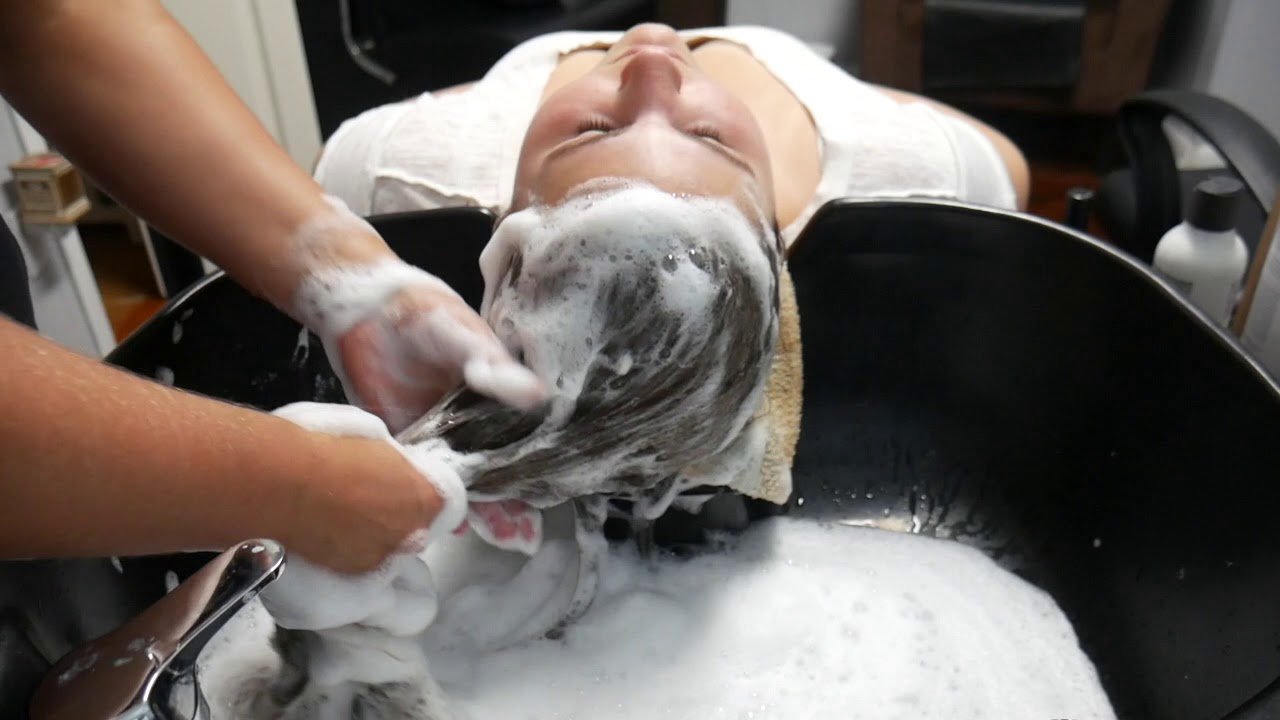 ASMR Hairwashing/Shampooing and Brushing ***very relaxing*** SHAMPOO SUNDAY!!