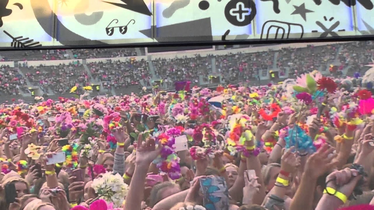 One Direction - Night Changes @ Olympic Stadium, Helsinki 27.6.2015