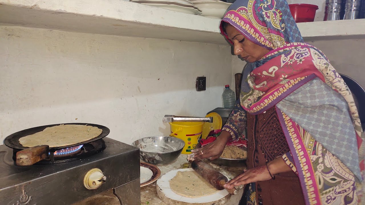 Village Traditional family vlogs| village style missi roti|daily routine work| Bushrafamilyvlogs 