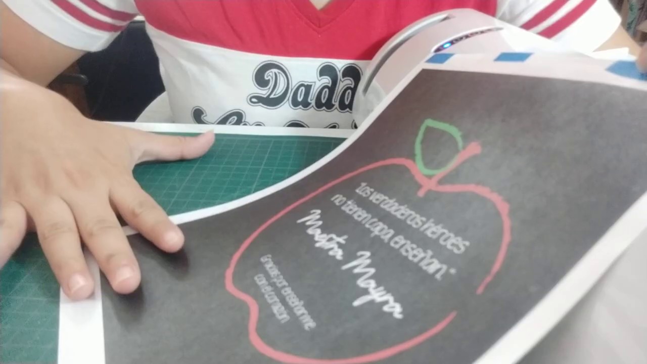 Tutorial cómo laminar con enmicadora pastas de agendas y fotos