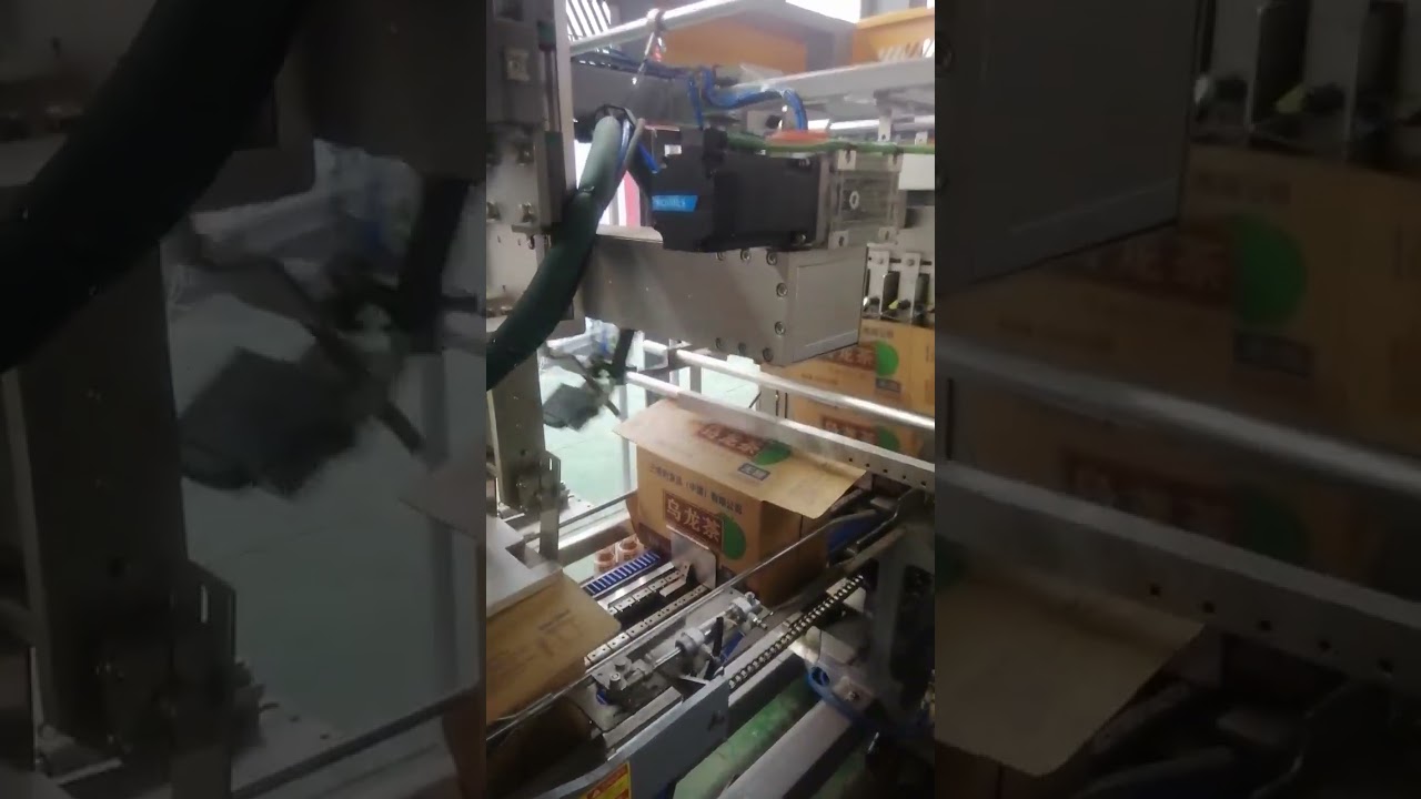 Automatic wrap-around case packer for glass or plastic