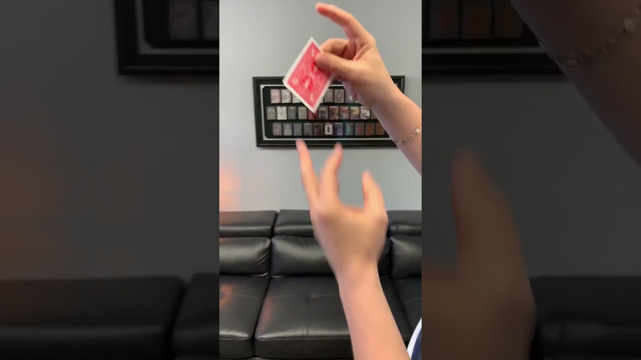 Boomerang a Playing Card 🪃