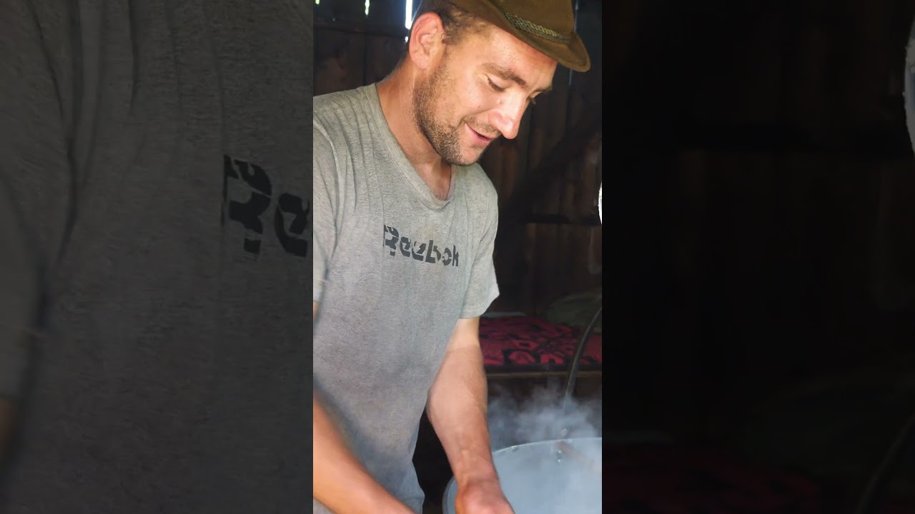 Ukrainian cheese (vurda) is cooked in a 500-liter cauldron in the mountains
