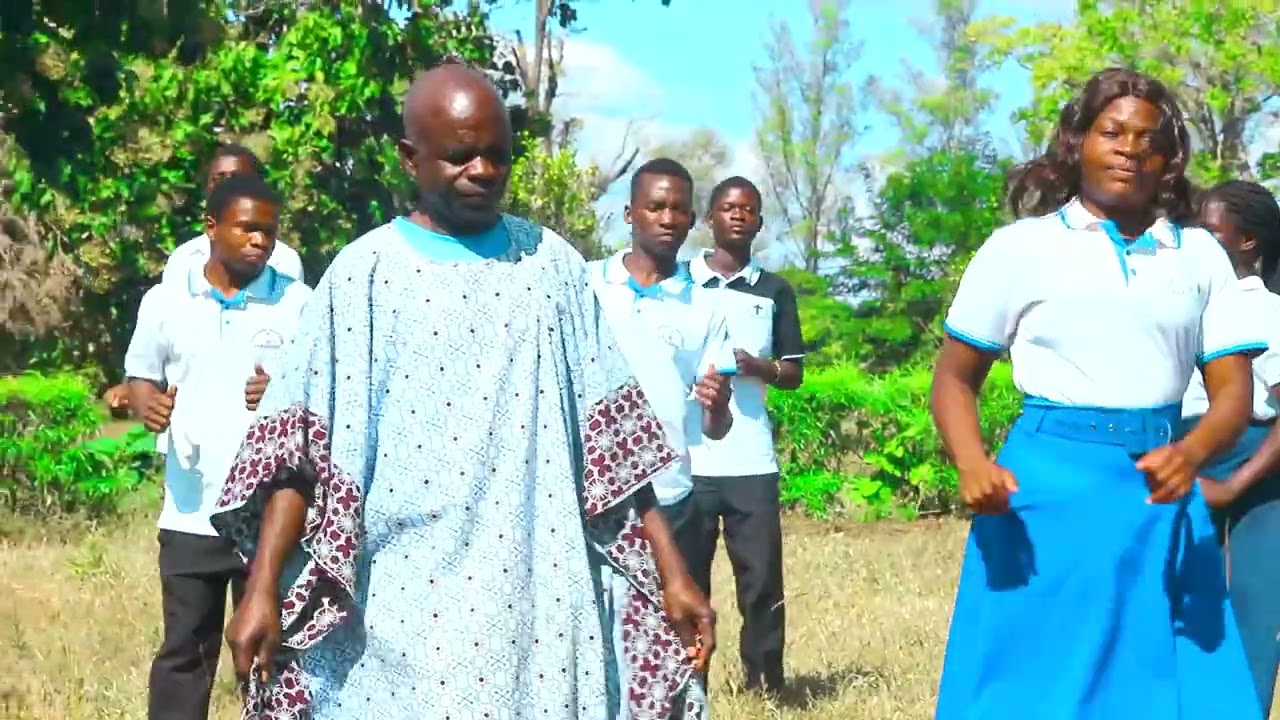Jovens da Santa Maria de Namiconha_Ribaue - Sovaha Sahu. Produced by Konzo Dop. Video  Amilson