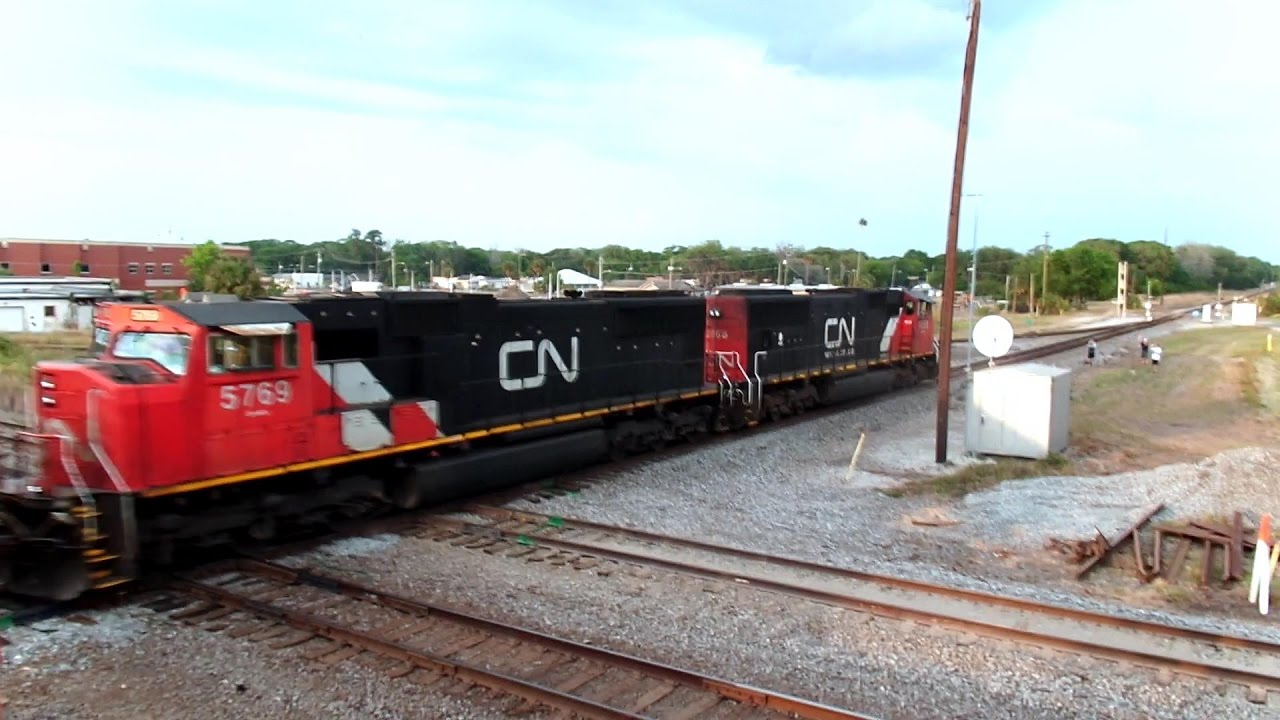 Canadian Nationals Pulling Tropicana & Intermodal Train