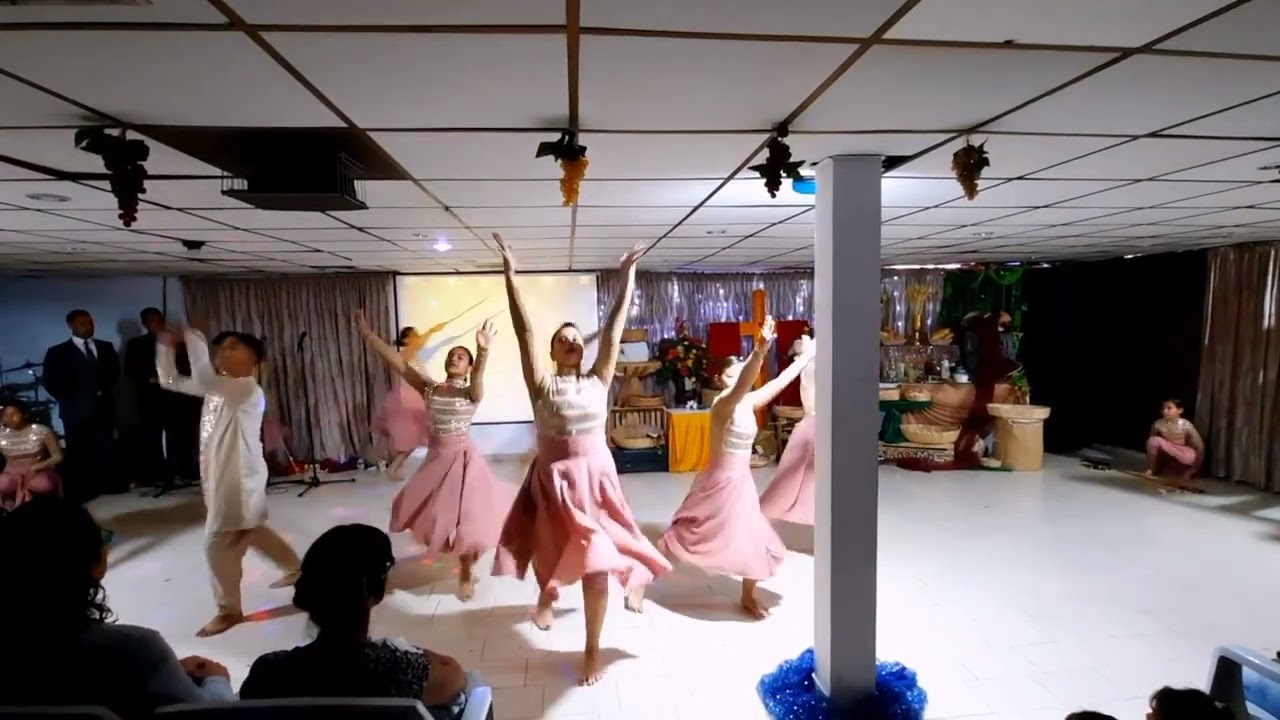 Danza  @officialnewwine @Egleyda  en día de primicias