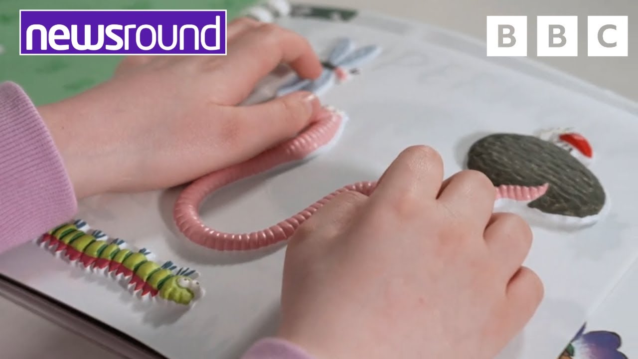 How books are helping blind children experience stories through touch | Newsround