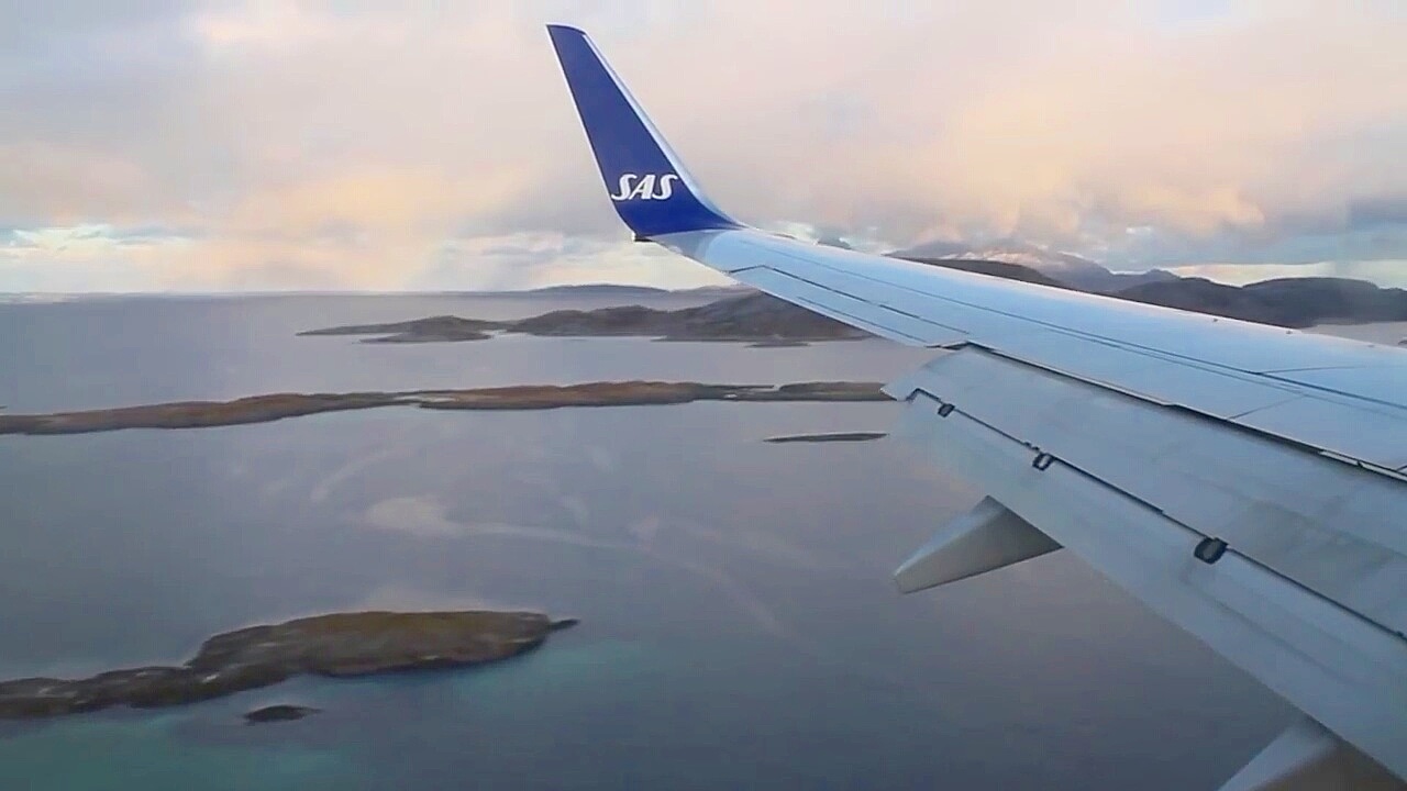 SAS Scandinavian Airlines 737-800 Oslo - Bodø Safety, Takeoff, Inflight, Landing, SK4104