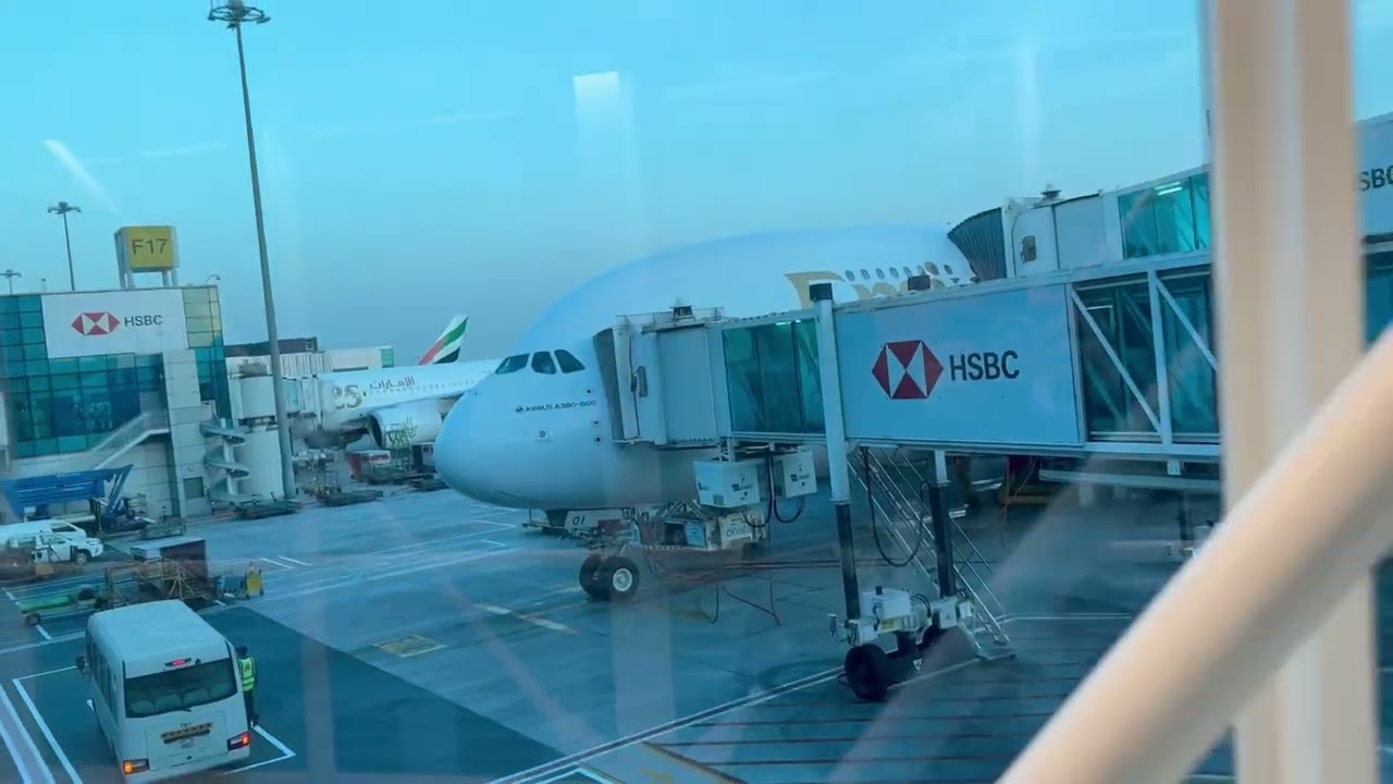 Trip to London part 1 . Dubai Emirates 