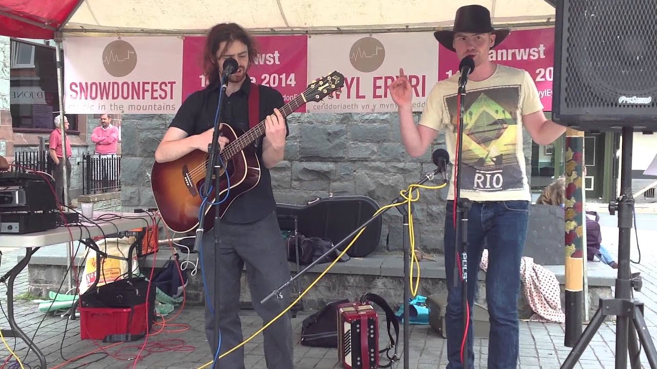 Naughty Magic Simon in 2013 Snowdon Fest