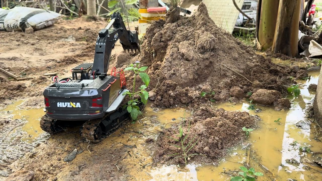 Strong Scale1/14 : Powerful Huina 1592 RC Excavator in Action #shorts #viral #trending #fyd 