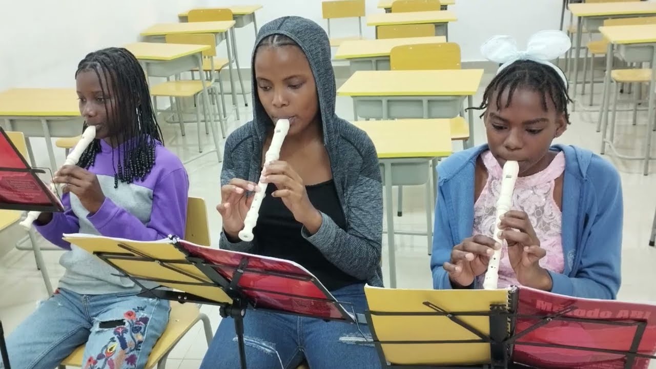 Projeto de Formação de Orquestra em Angola. Igreja Assembleia de Deus Ministerio do Maculusso.