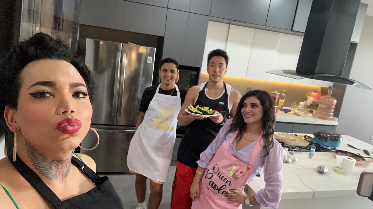 Charlotte Lascurain  ￼ cocinando con la tía Paola