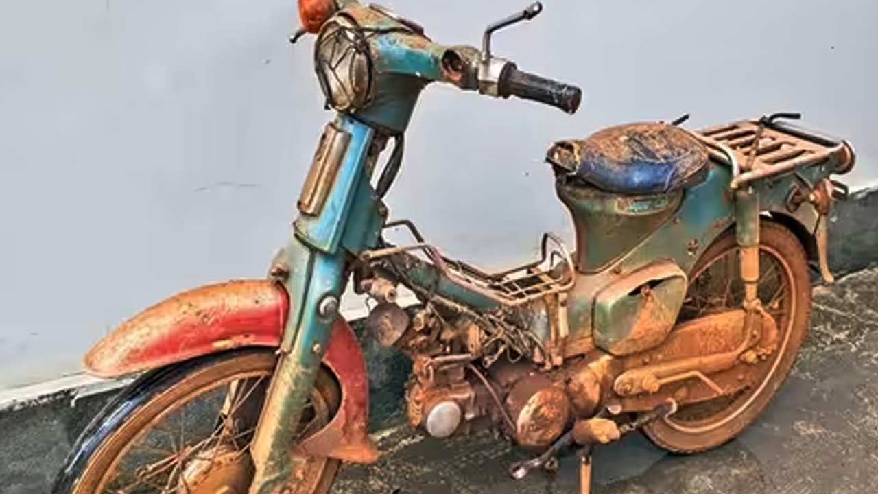 Reassembling An Old Honda Super Cub 50 With New Components And Restoration