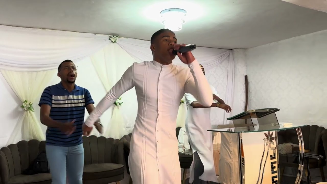 Manhã com Deus na Jacob - ministro Vitor em cânticos de mistério 