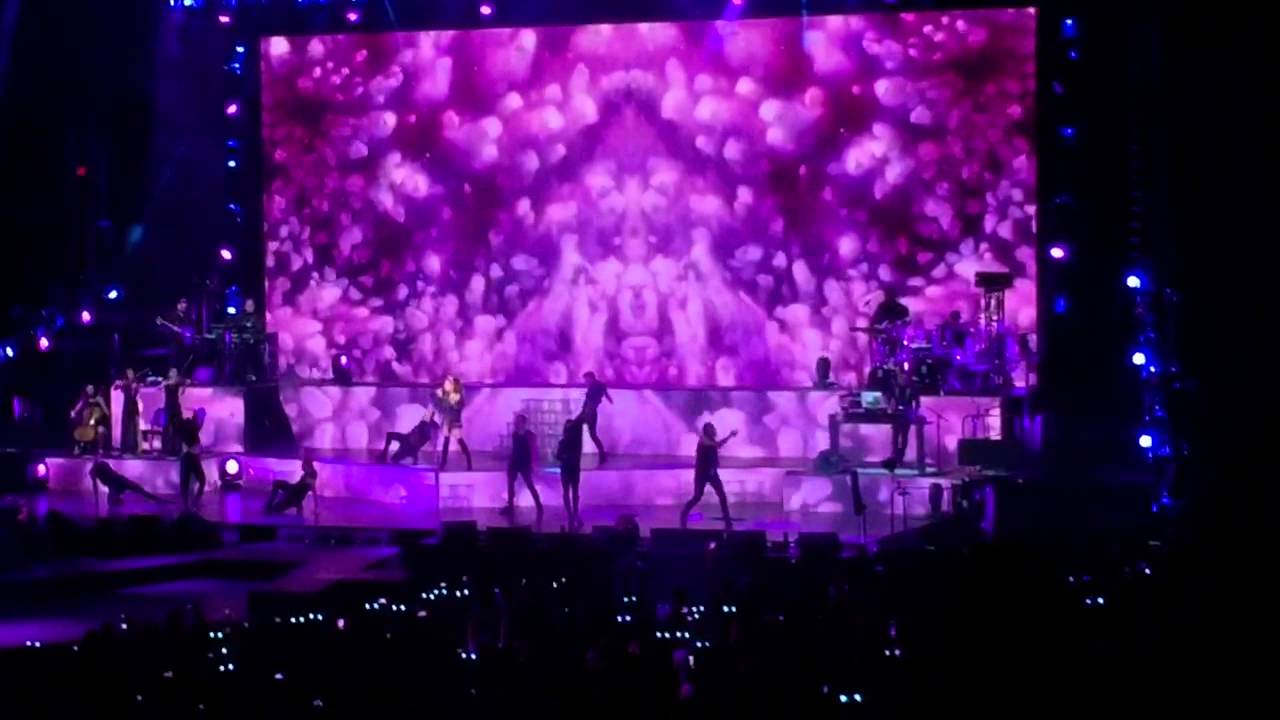 Ariana Grande Portland Honeymoon Tour-Bang Bang