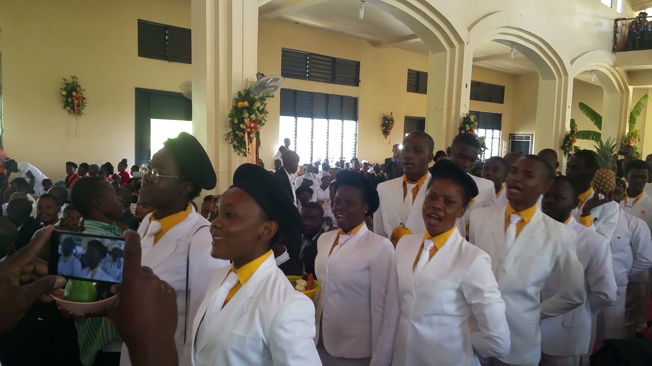 LA DEUXIEME CHORALE DE L'EGLISE BAPTISTE DE MIREBALAIS