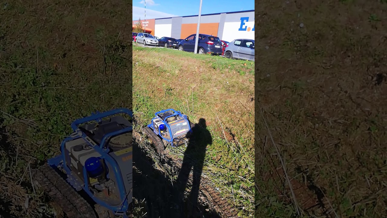 défrichage avec  iseki rcbe 80  grand talus hypermarché leclerc