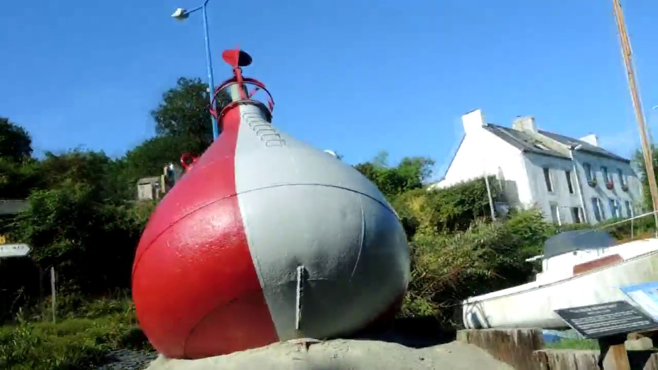 Balade en voilier en partant du port de Brigneau.
