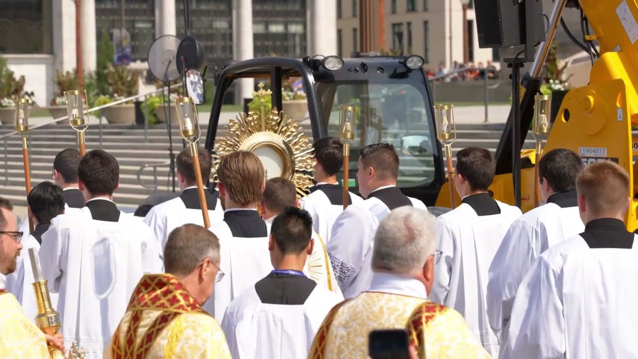 Eucharistic Procession at the National Eucharistic Congress