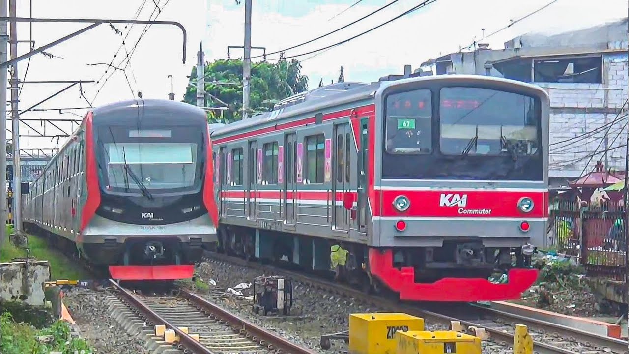 HUNTING SINGKAT KRL COMMUTER LINE DI PERLINTASAN PETAK STASIUN DURI
