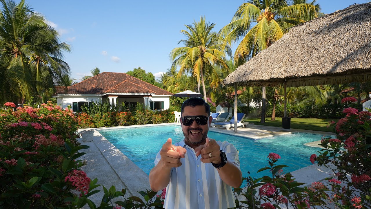 Increible CASA FRENTE al MAR en VENTA en EL SALVADOR por $815,000 con MEDIA manzana de TERRENO
