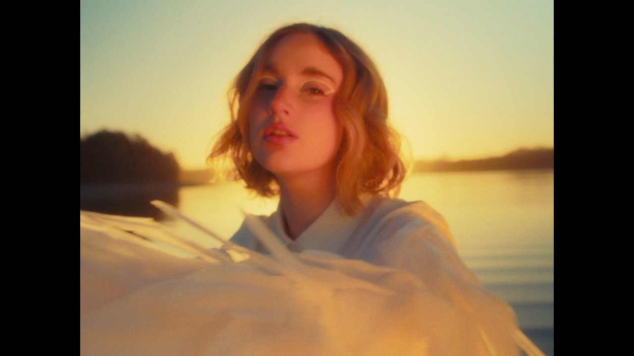 OTNES - 'LIGHT AS A FEATHER' (Official Video)