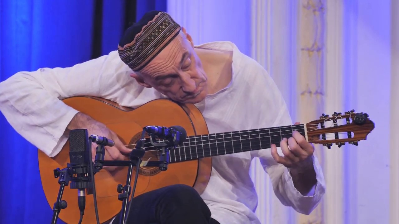 Miroslav Tadić performs 