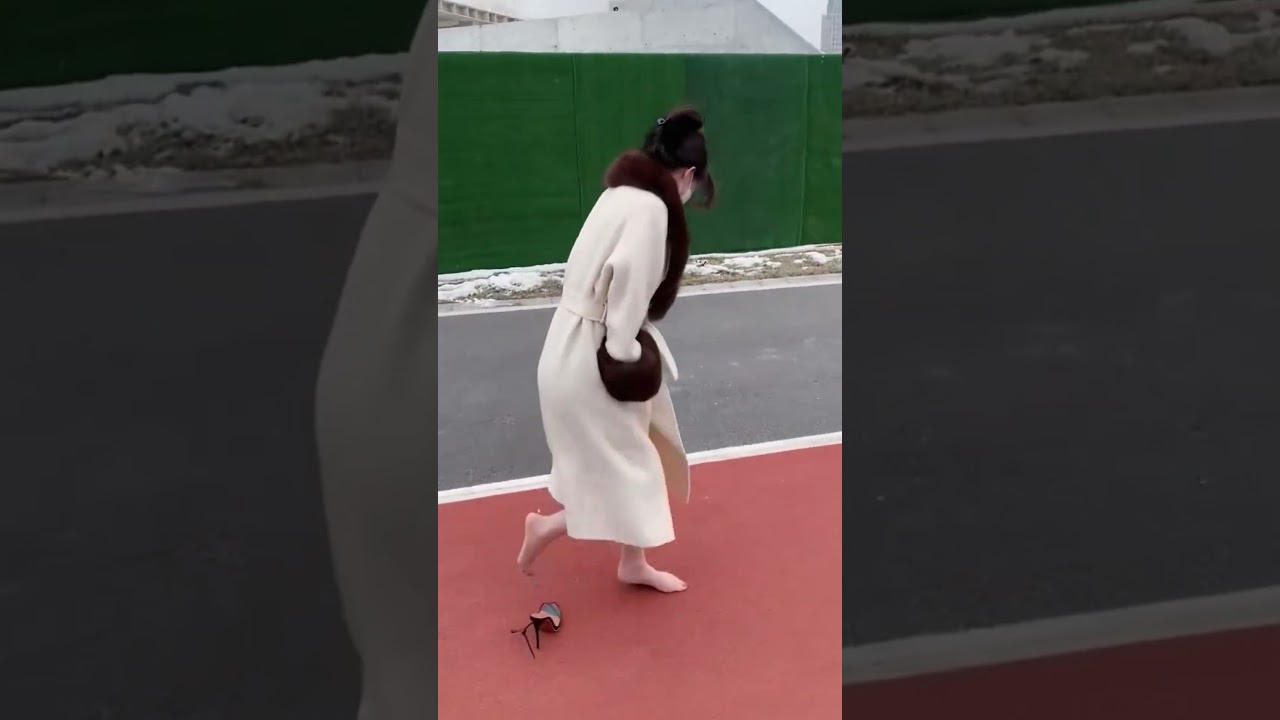 A woman lost her high heels on the street 