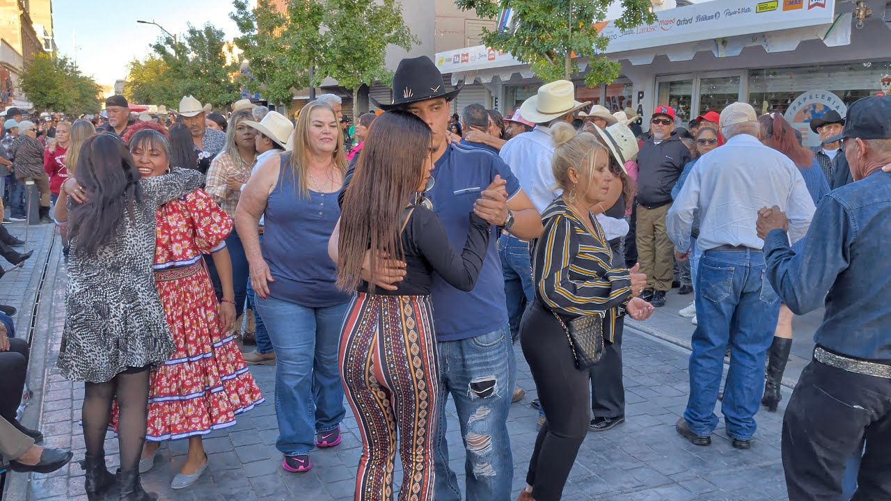 muy bien baile en la merino con Musical Milagro.