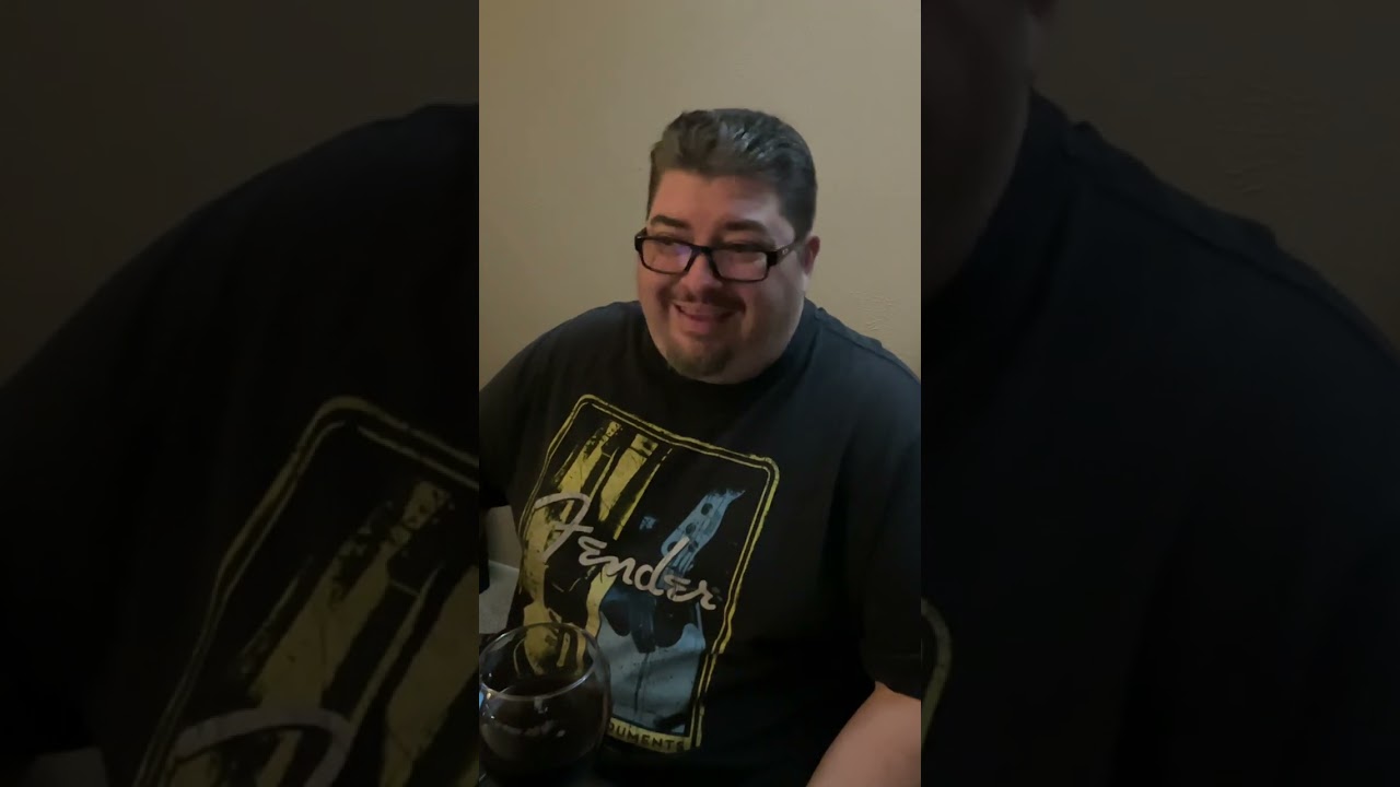 Wine tasting Apothic Crush Soft Blend 2022