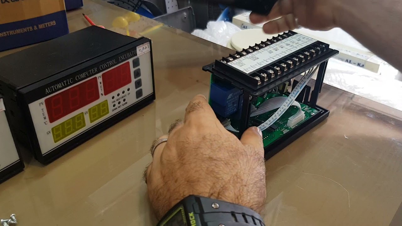 الفرق من الداخل للمتحكم XM-18 الاصلي و التقليد