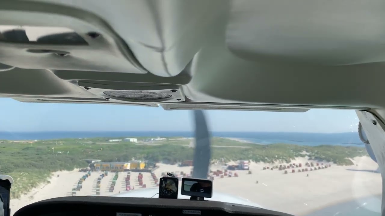 Short Runway Landing Cessna 172 Helgoland