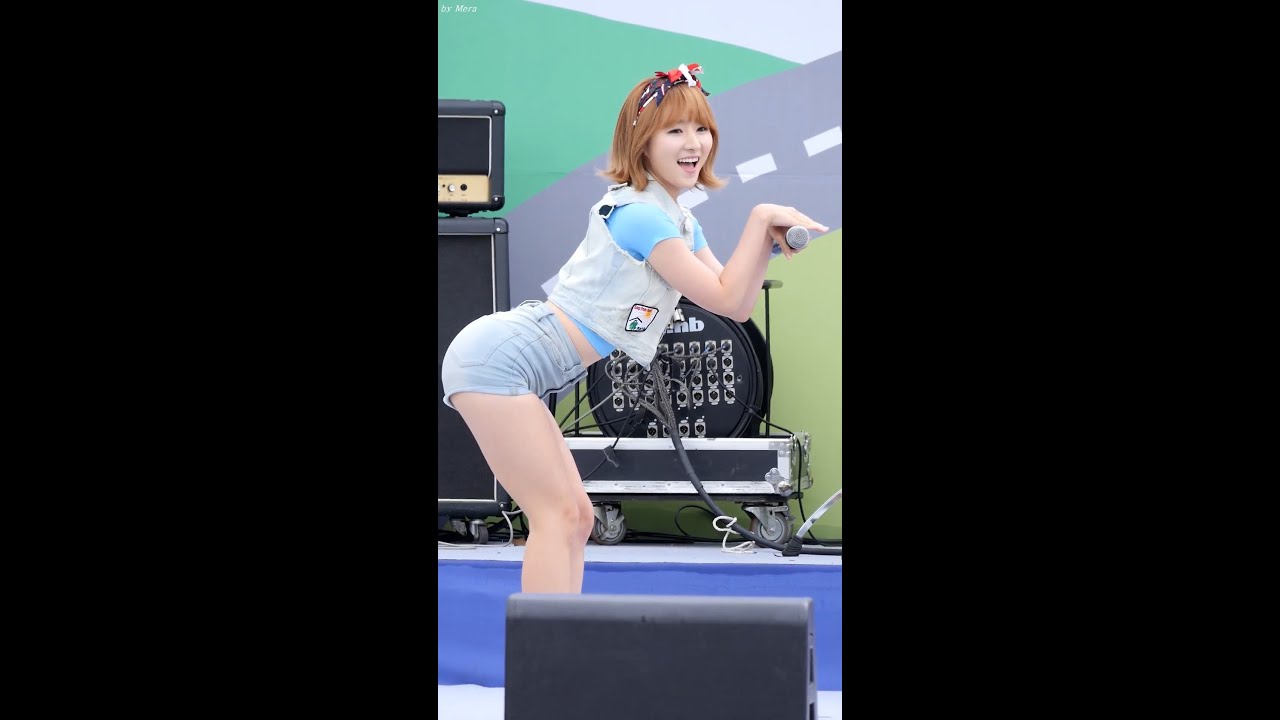 150912 밍스 (MINX) 'Love Shake'  [수아]직캠 Fancam (용인종합운동장) by Mera