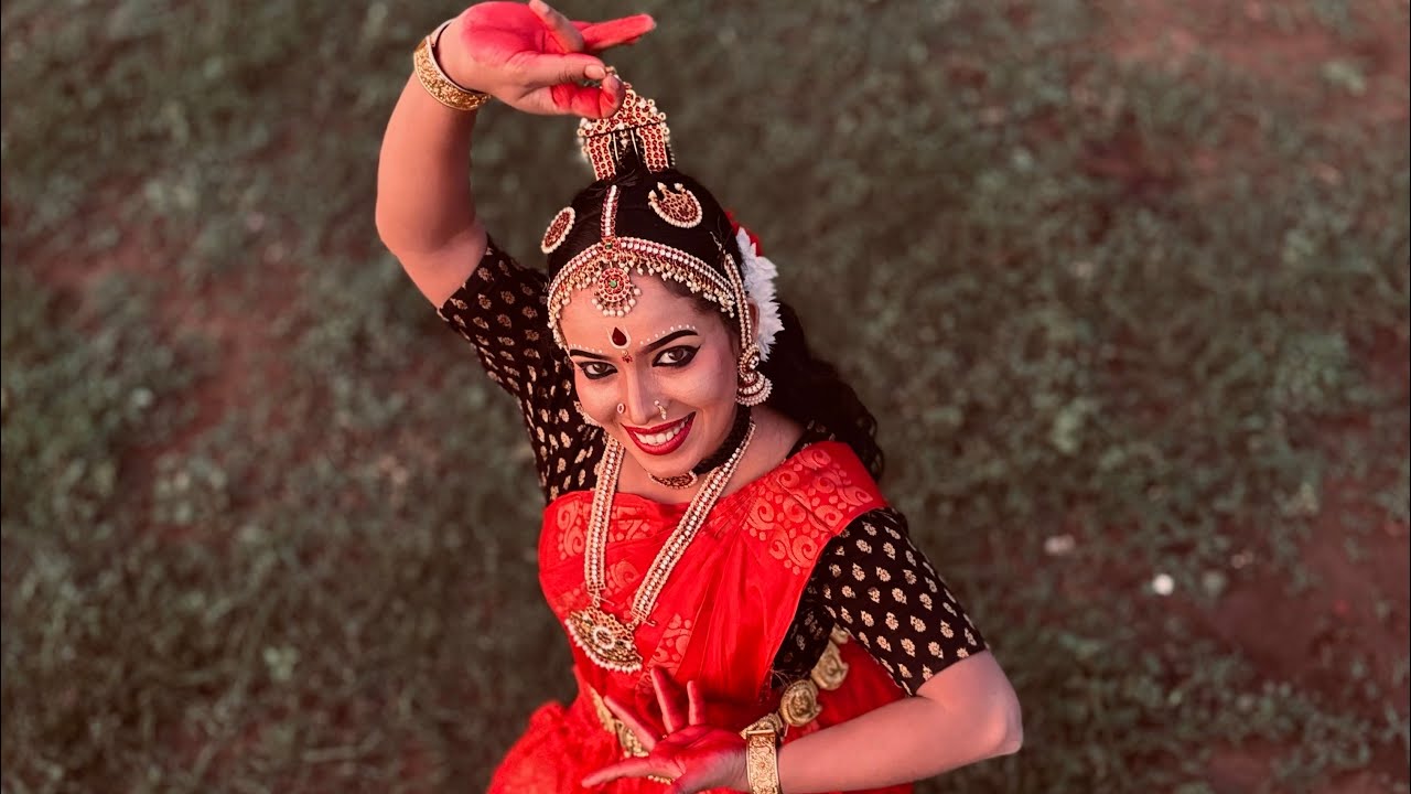 Devi Mookambika l Semi classical Dance Performance l Shyamili l #youtubevideos #dancevideo