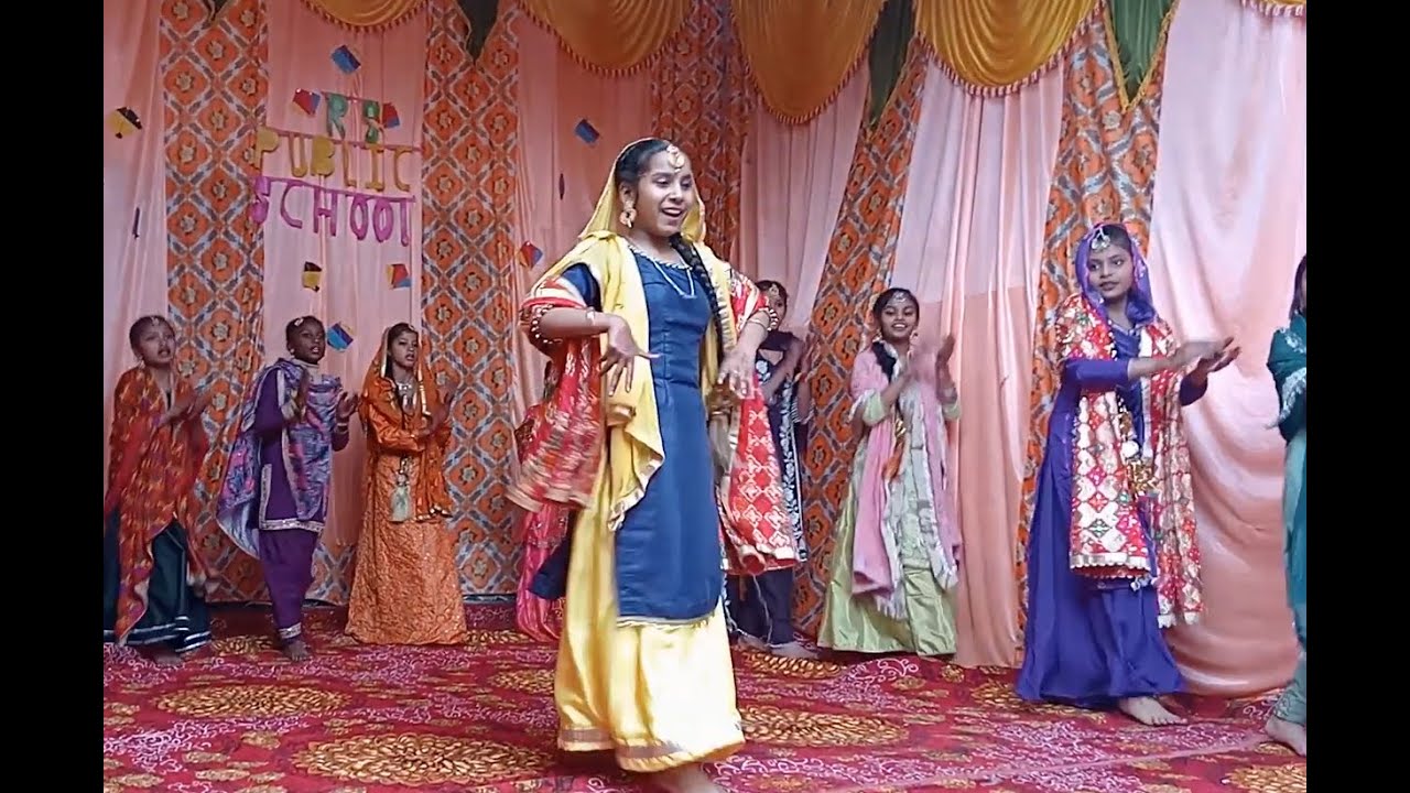 Girls Performing Giddha on Lohri