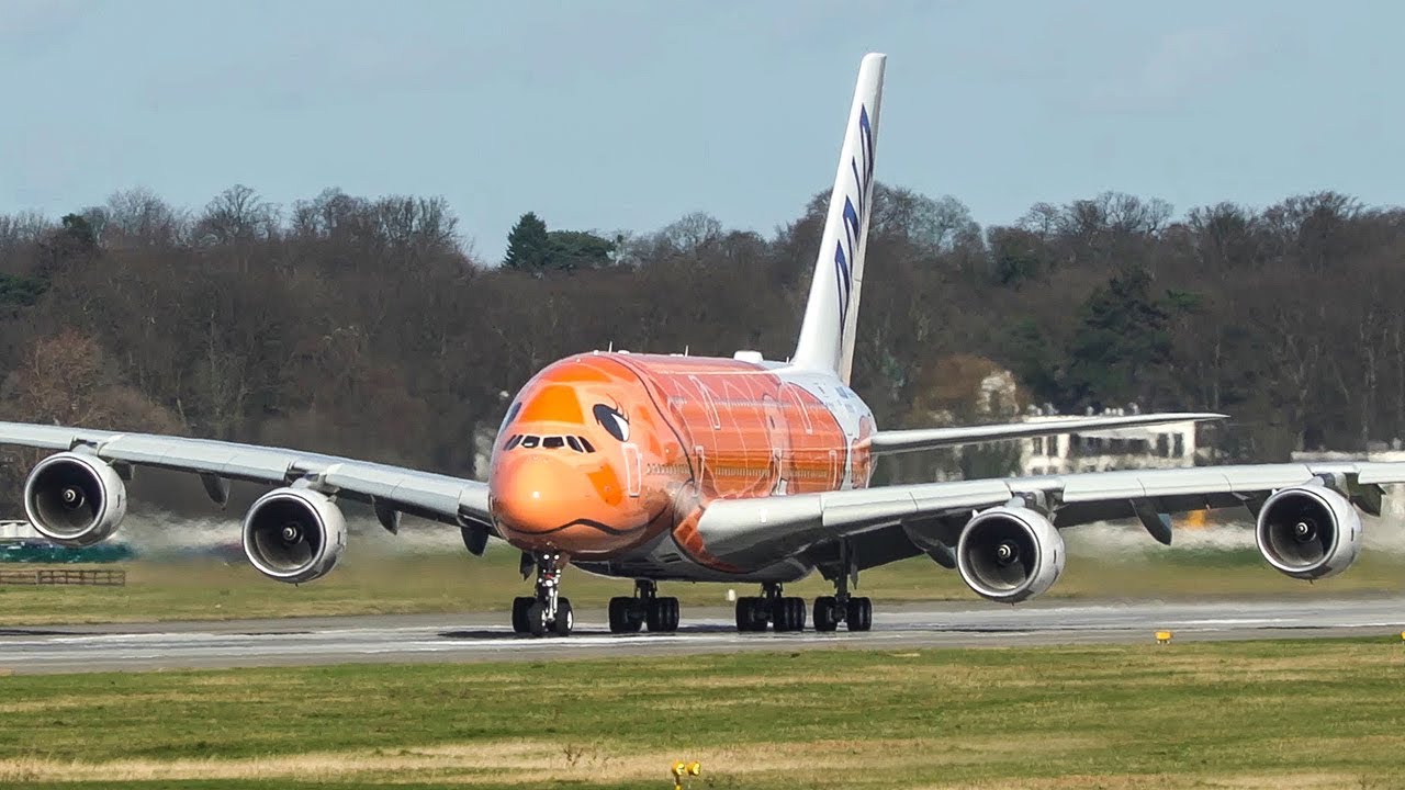 AIRBUS A380 vs. AIRBUS A380 - BLUE vs ORANGE Turtle - Which one do you like more? (4k)