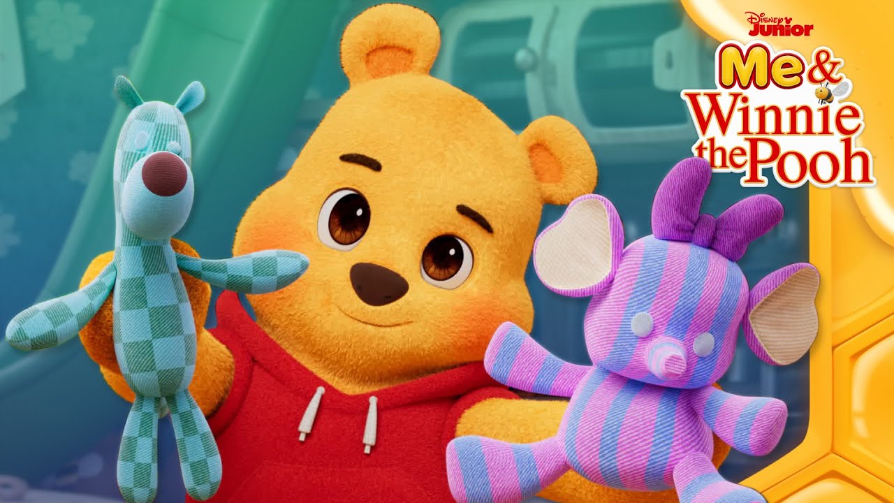 With Pooh Bear Cleans Up 🧹| Me & Winnie the Pooh 🍯 | Vlog 5 |@disneyjr