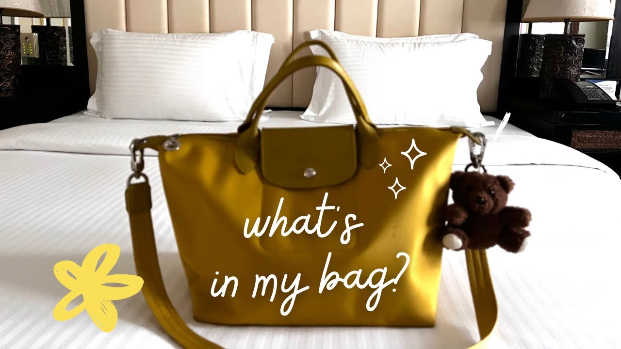 What’s in my bag? Longchamp Le Pliage // J Park Resort room tour