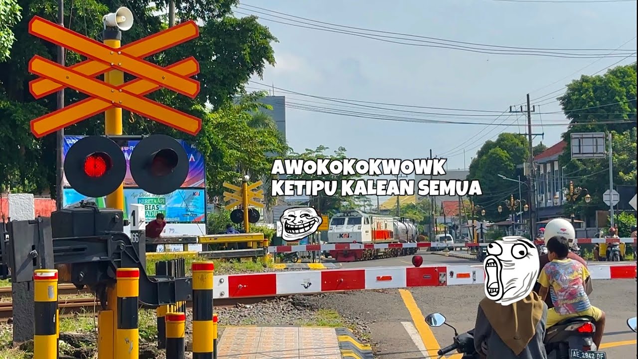 BANYAK KEJADIAN UNIK!!, Perlintasan Kereta Api TERUNIK Stasiun Kota Madiun, Jawa Timur