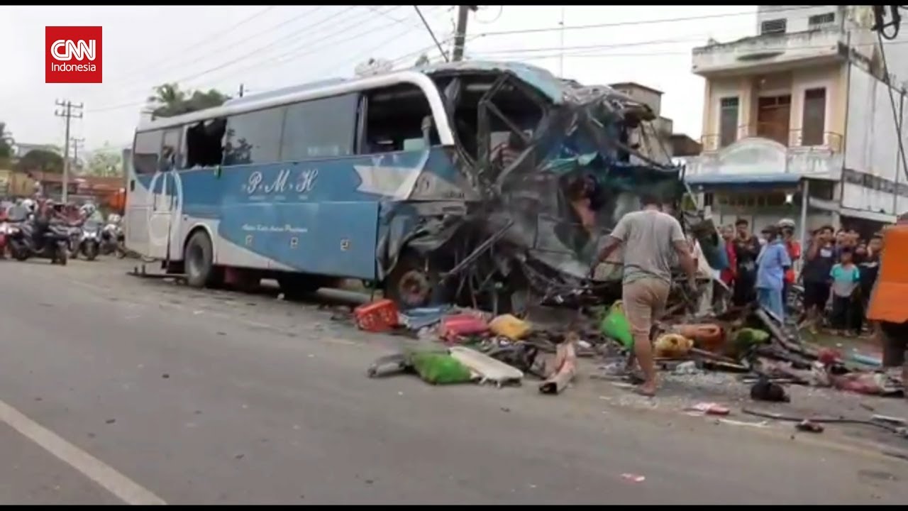 Dua Bus Adu Banteng, 3 Orang Tewas Di Lokasi