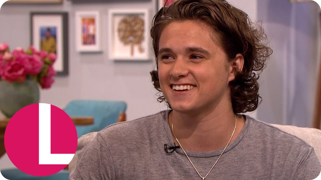 The Vamps' Brad Simpson On Taylor Swift Cooking Him Dinner And First Dates | Lorraine
