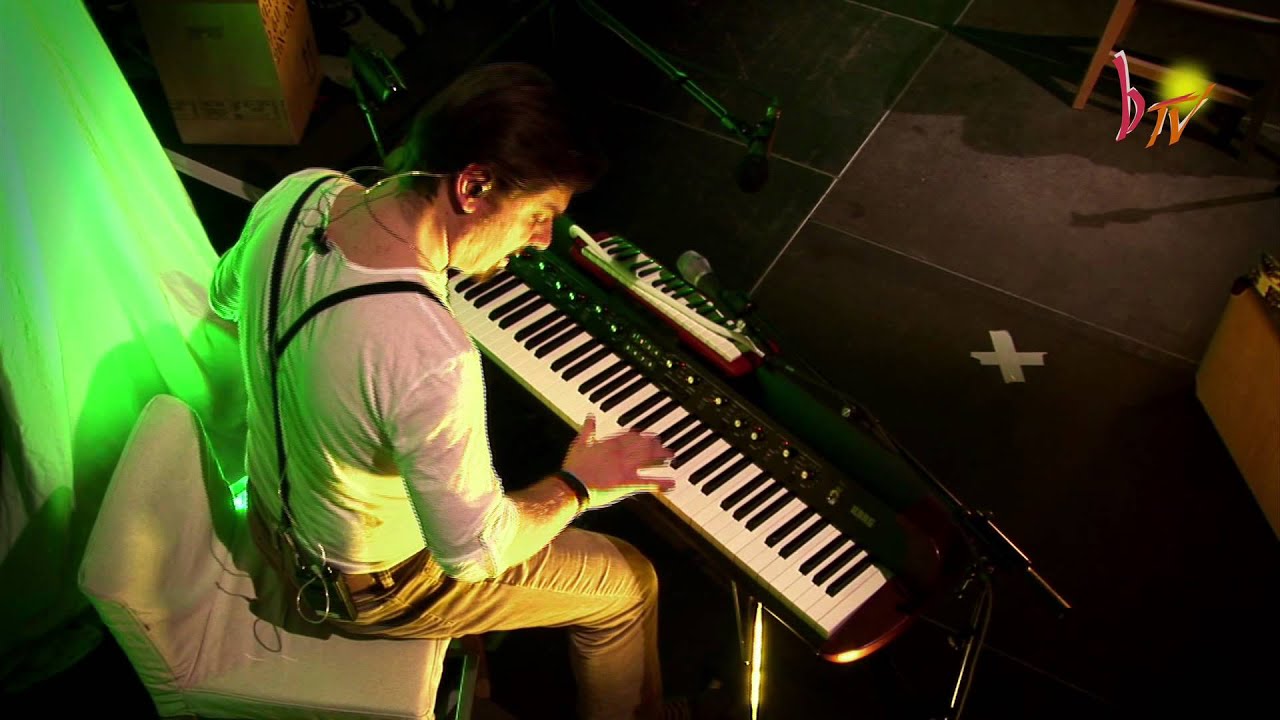 Luxuslärm - Wirf den 1. Stein - live Bochum 2011 (from the new limited edition Carousel CD/DVD)