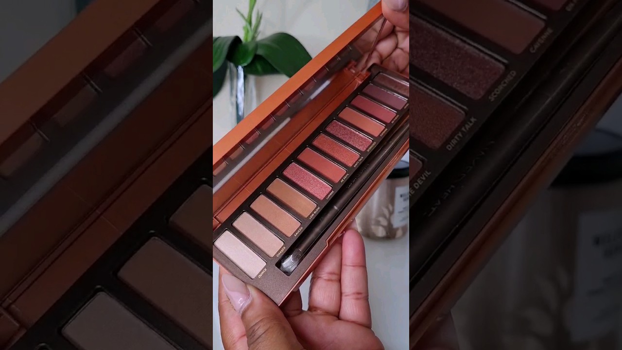 Urban Decay Naked Heat Palette 🧡🍂🍁 #shorts #shortsfeed #fall #autumn #fallmakeup #fallfashion #psl