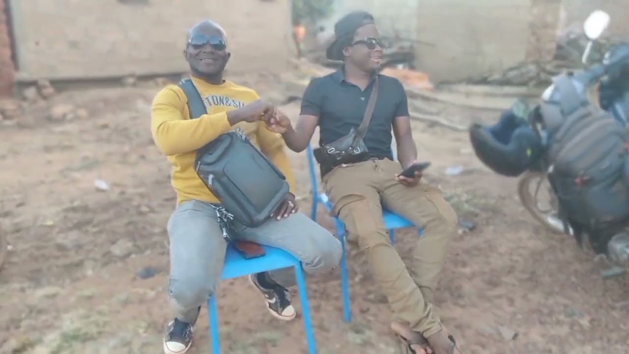 La famille Atejo💪 aujourd'hui je suis a Léguma 🇧🇫🥰🤣🤣