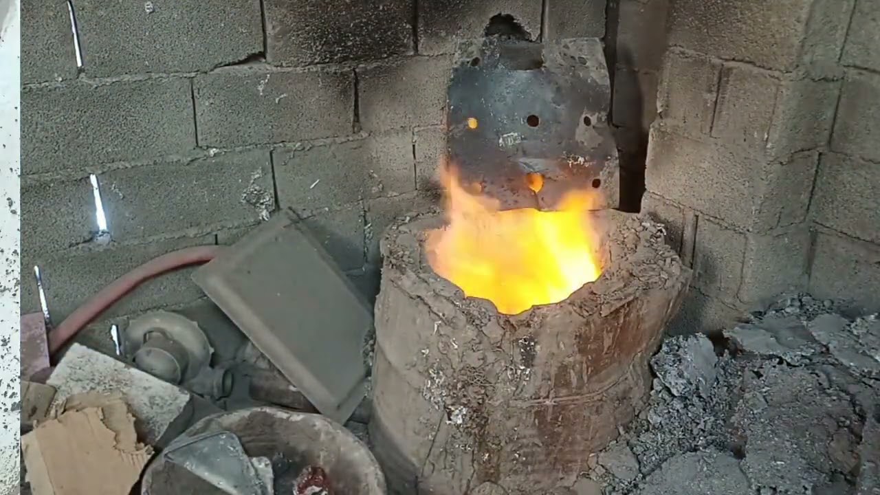 Aluminum casting to make a comfortable hammer.دورست کردن چکش