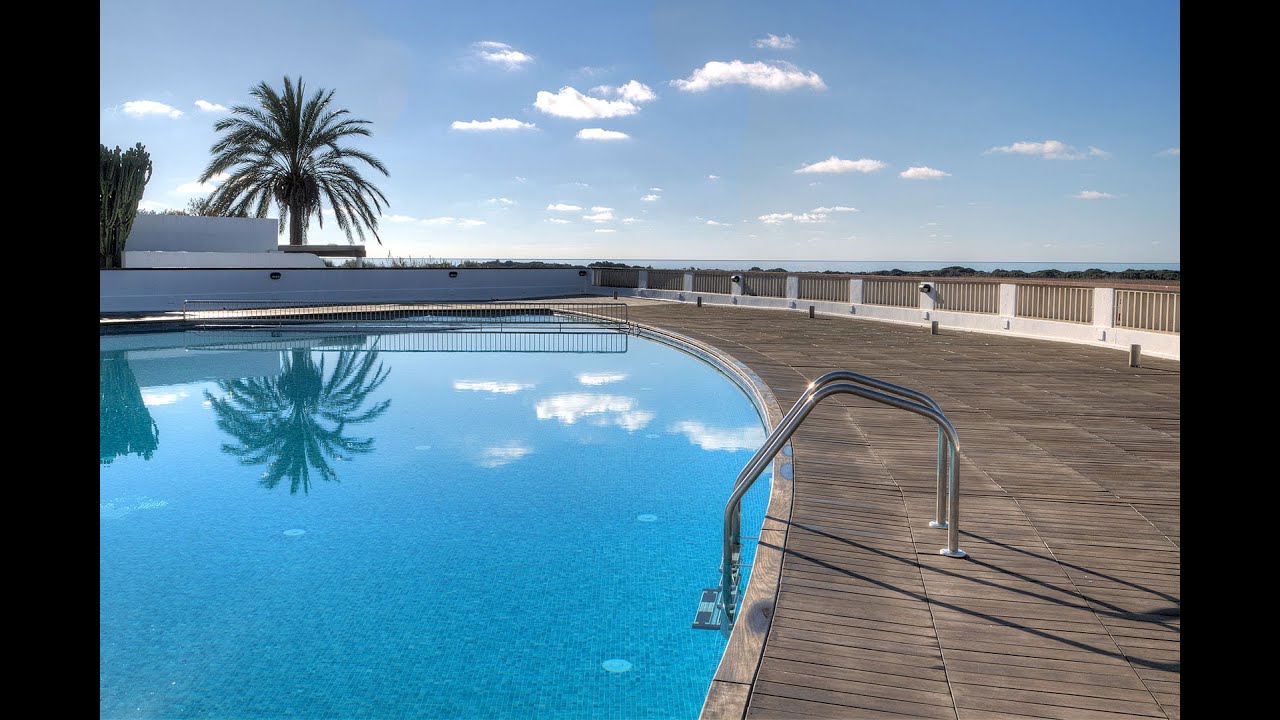 Menorca: Exclusivo apartamento con vistas en la playa de Son Bou, Alaior.