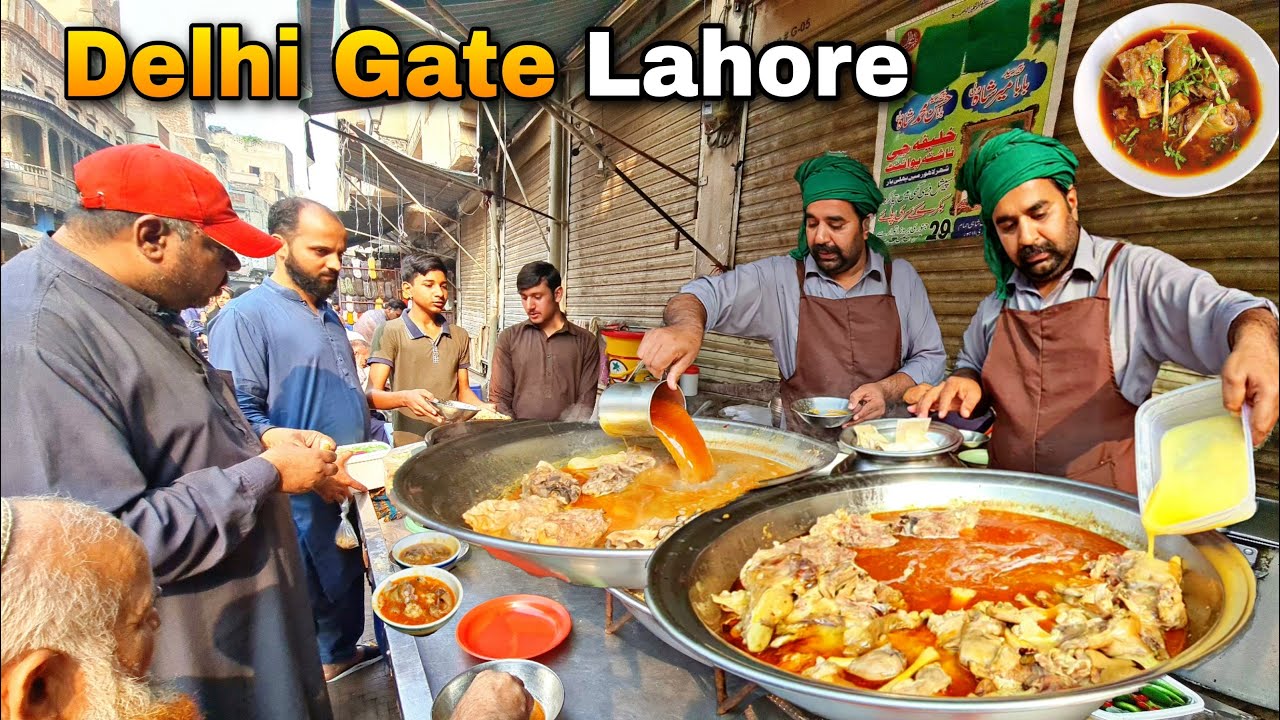 DESI GHEE PAYE BREAKFAST IN ANDROON DELHI GATE LAHORE | AUTHENTIC PAYA RECIPE